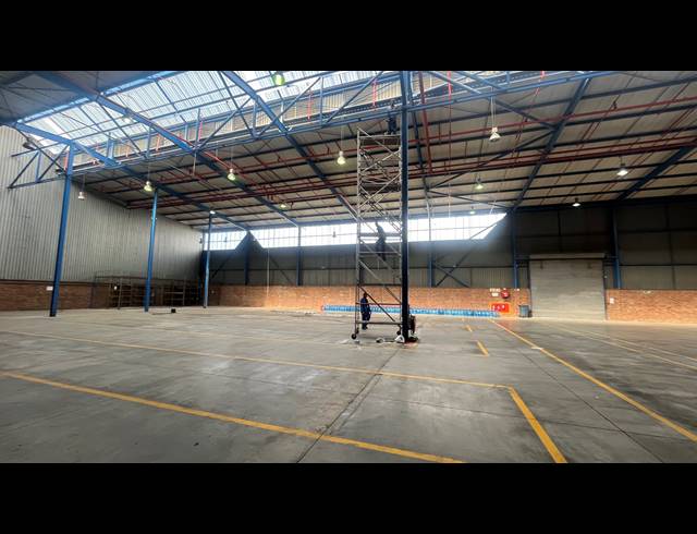 6,932M² WAREHOUSE TO LET IN SPARTAN